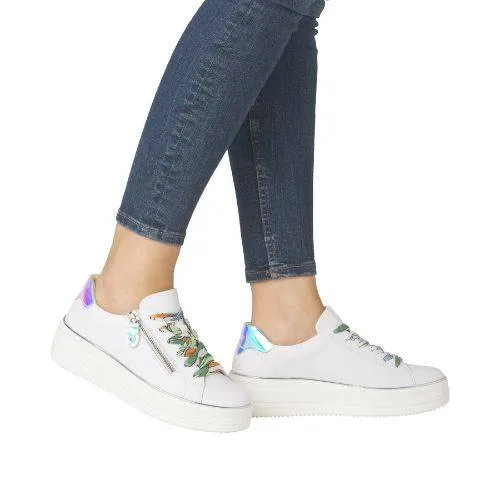 D1C06 Lace-Up Sneaker