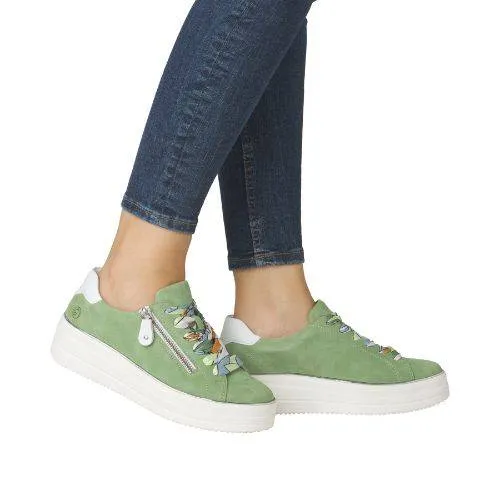 D1C06 Lace-Up Sneaker